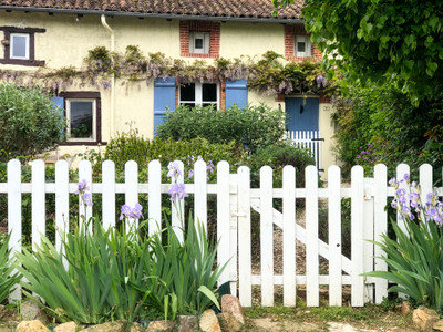 Maison à vendre à Luchapt, Vienne, Poitou-Charentes, avec Leggett Immobilier