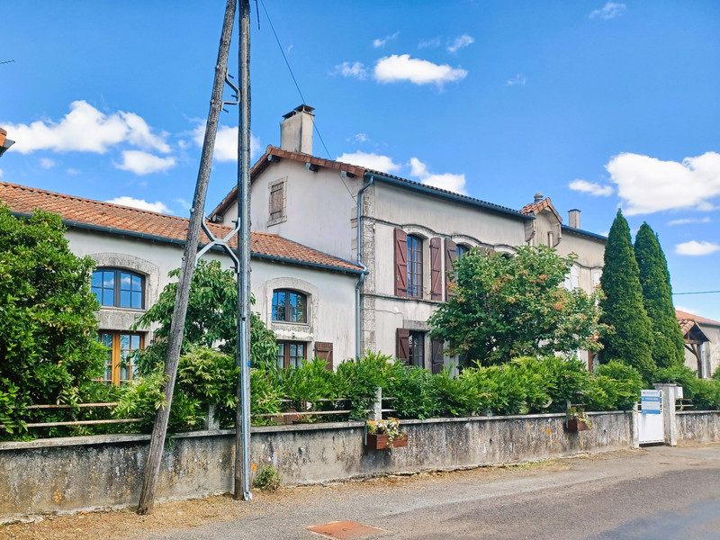 French property for sale in Vouhé, Deux-Sèvres - &#8364;251,450 - photo 10