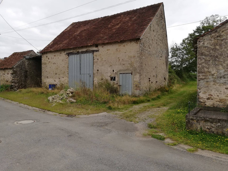 Vente Autre 880m² à Lussac-les-Églises (87360) - Leggett Immobilier