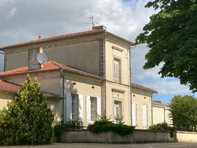 Maison à vendre à Saint-Seurin-de-Cadourne, Gironde, Aquitaine, avec Leggett Immobilier