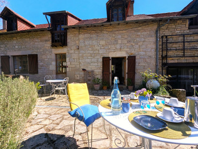French property for sale in Parisot, Tarn-et-Garonne - €359,000 - photo 2