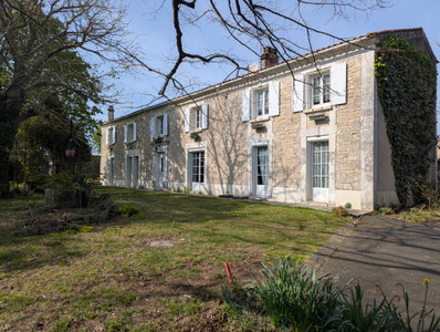 Maison à vendre à Champniers, Charente, Poitou-Charentes, avec Leggett Immobilier