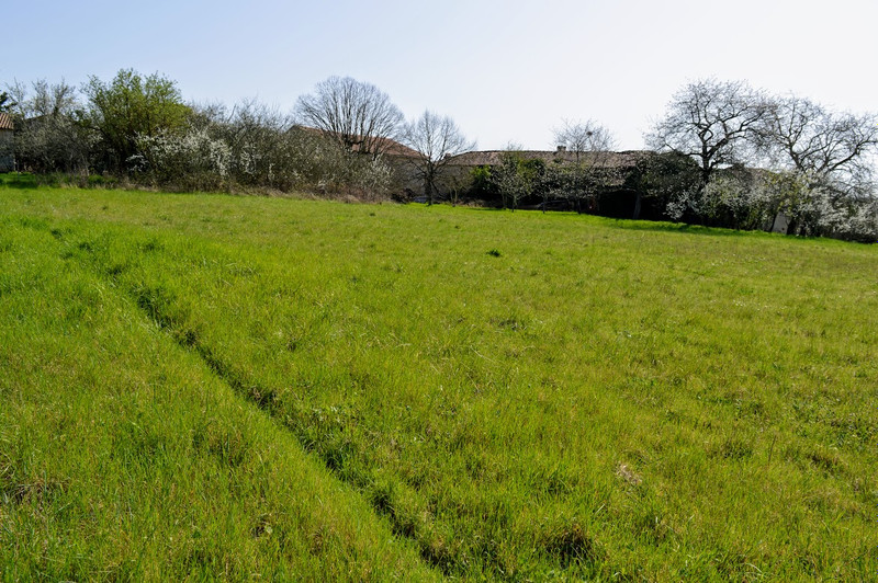 French property for sale in Aunac-sur-Charente, Charente - €42,500 - photo 0