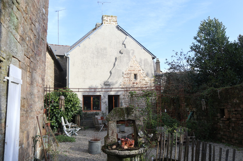 French property for sale in Guémené-sur-Scorff, Morbihan - €175,500 - photo 8