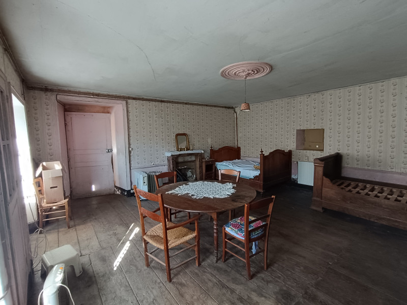 French property for sale in Auzances, Creuse - €129,900 - photo 9