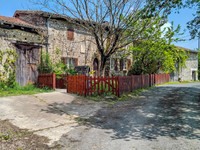 Propriété à vendre à Lésignac-Durand, Charente - 310 300 € - photo n°2