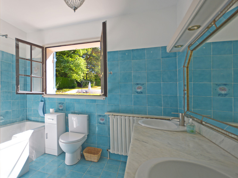French property for sale in Anlhiac, Dordogne - €242,000 - photo 10