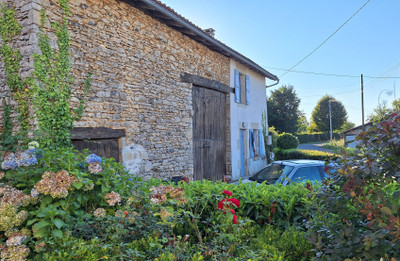 French property for sale in Alloue, Charente - €59,600 - photo 1