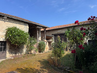 Propriété à vendre à Barbezieux-Saint-Hilaire, Charente - 214 000 € - photo n°2
