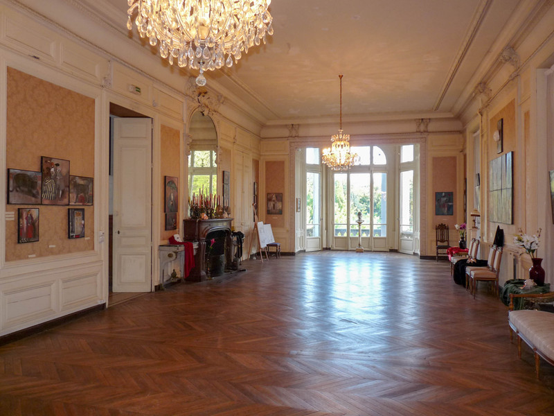 French property for sale in Le Mans, Sarthe - &#8364;1,500,000 - photo 2