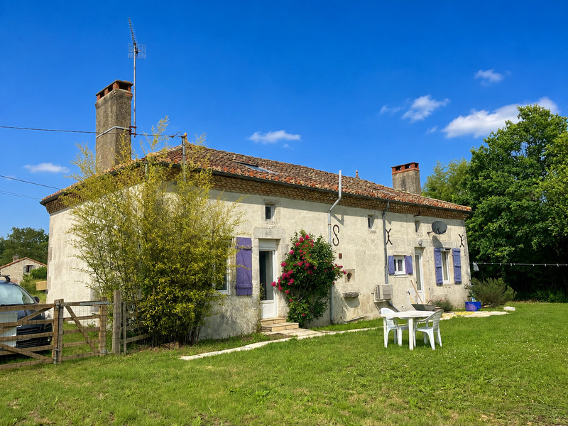 French property for sale in Adriers, Vienne - €171,250 - photo 0