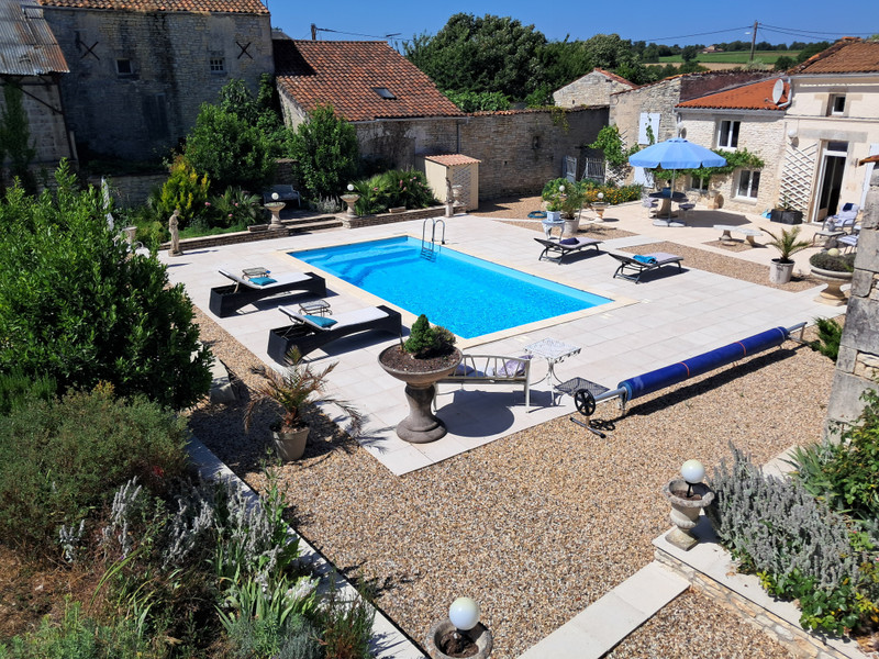 French property for sale in Siecq, Charente-Maritime - €395,000 - photo 12