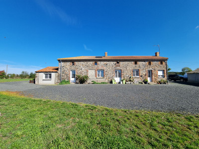 Maison à vendre à La Plaine, Maine-et-Loire, Pays de la Loire, avec Leggett Immobilier
