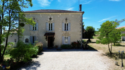 Maison à vendre à Saint-Séverin, Charente, Poitou-Charentes, avec Leggett Immobilier