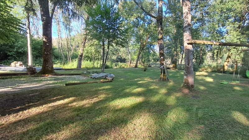 French property for sale in Gurat, Charente - €299,600 - photo 2