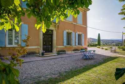 EXCEPTIONAL!!!! Wine estate on 28 hectares of land, featuring a bastide of over 800 m² with 360° views