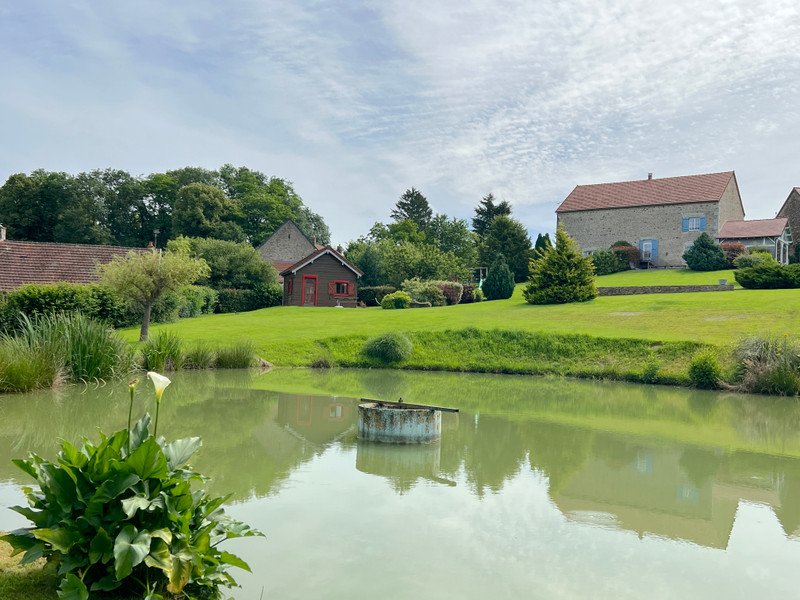 Commerce à vendre à Guéret, Creuse - 631.578 € - photo 1