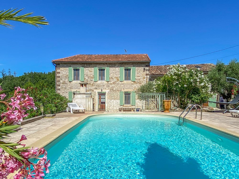 House for sale in Mons Gard Magnificent stone built Mas of 225m2