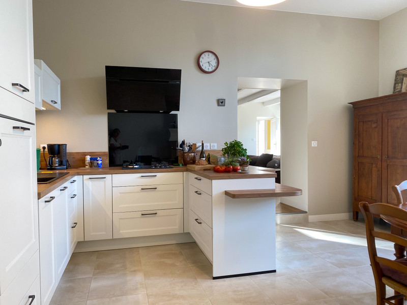French property for sale in Mansle, Charente - €299,980 - photo 3