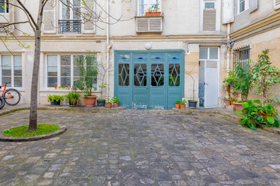 Paris 5 | Magnificent 3 room apartment refurbished | Hall of Fame |  Quiet, bright |2nd floor without elevator