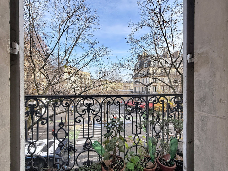 French property for sale in Paris, Paris - €720,000 - photo 2