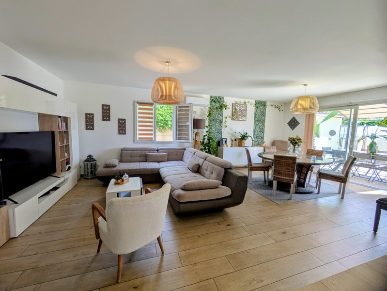 French property for sale in Portes-lès-Valence, Drôme - €469,000 - photo 3