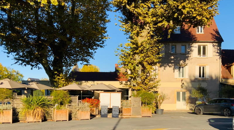 French property for sale in Montignac, Dordogne - €472,500 - photo 0