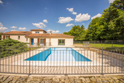 French property for sale in Angoulême, Charente - €310,000 - photo 3