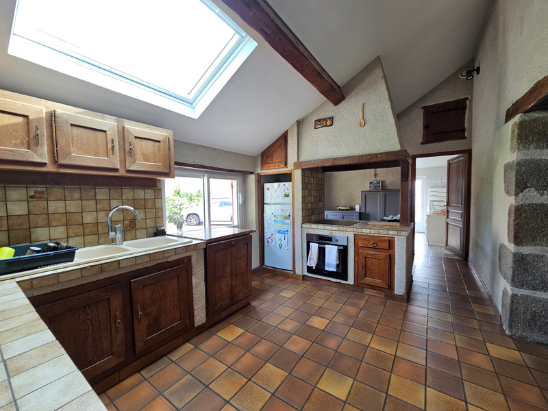 French property for sale in Néris-les-Bains, Allier - €288,900 - photo 2