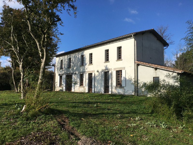 French property for sale in La Genétouze, Charente-Maritime - &#8364;176,472 - photo 2