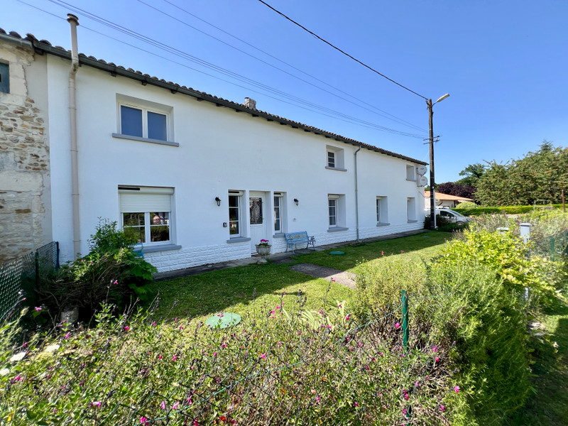 French property for sale in Corme-Royal, Charente-Maritime - €295,000 - photo 0