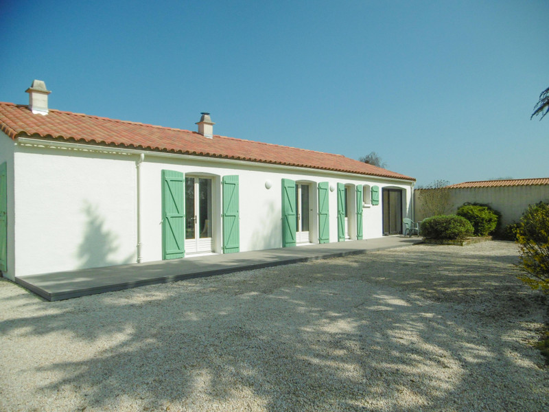 French property for sale in Xanton-Chassenon, Vendée - &#8364;236,559 - photo 2