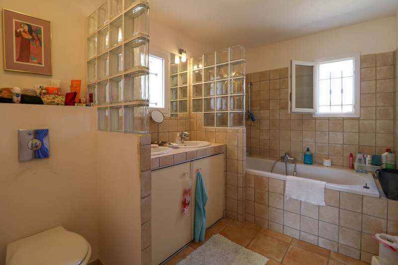 French property for sale in Saint-Hilaire-d'Ozilhan, Gard - €375,000 - photo 7