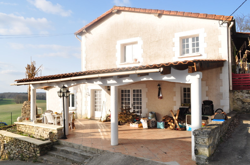 Maison à vendre à CHAMPEAUX ET LA CHAPELLE POMMI, Dordogne - 192 600 € - photo 1