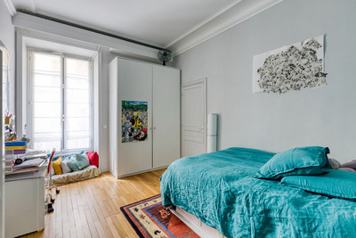 PARIS 16. Trocadéro / Boissière.
204m2 - 4/ 5 bedrooms - Quiet, renovated in a beautiful luxury building.