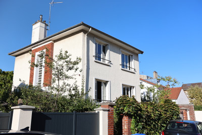 Maison à vendre à Bois-Colombes, Hauts-de-Seine, Île-de-France, avec Leggett Immobilier