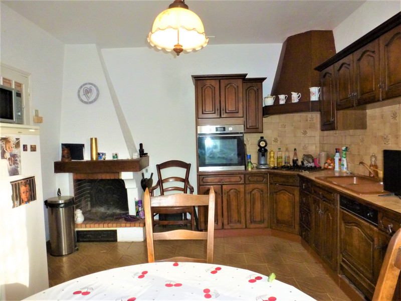 House for sale in Olonzac Hérault 3bed villa with walled garden, terrace, balcony, garage