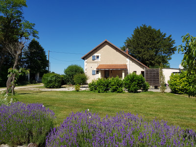 Maison à vendre à Fouqueure, Charente, Poitou-Charentes, avec Leggett Immobilier