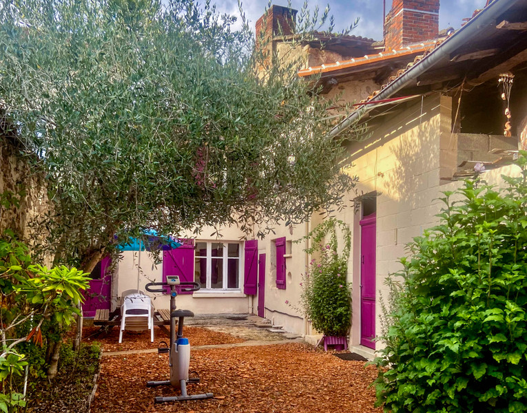 Maison à vendre à Chabanais, Charente - 113 360 € - photo 1