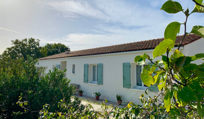 Maison à vendre à Sainte-Radegonde, Charente-Maritime, Poitou-Charentes, avec Leggett Immobilier