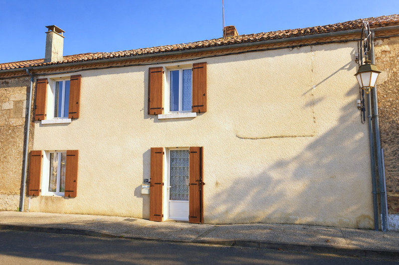 French property for sale in Millac, Vienne - €59,600 - photo 0