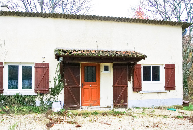 Lake in SaintPriestlesFougères Dordogne UNDER OFFER Fantastic