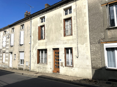 Maison à vendre à Bouresse, Vienne, Poitou-Charentes, avec Leggett Immobilier