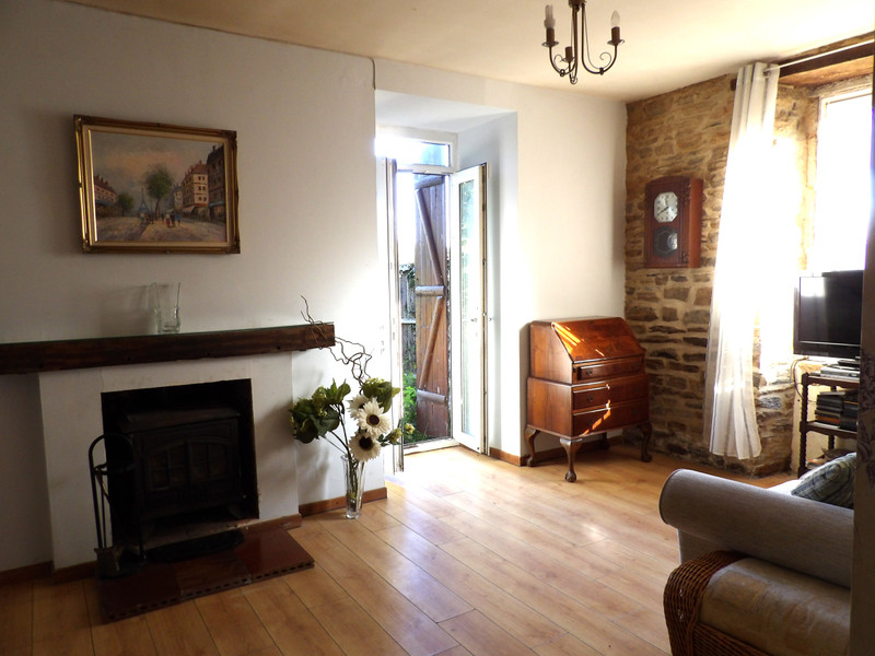 French property for sale in Saint-Julien-du-Terroux, Mayenne - €162,000 - photo 4