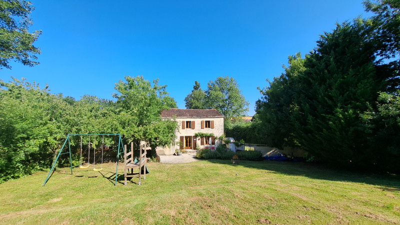 French property for sale in Saint-Pierre-de-Juillers, Charente-Maritime - €450,000 - photo 1