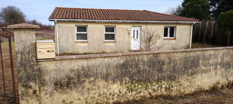 French property for sale in Saint-Saviol, Vienne - €39,500 - photo 1