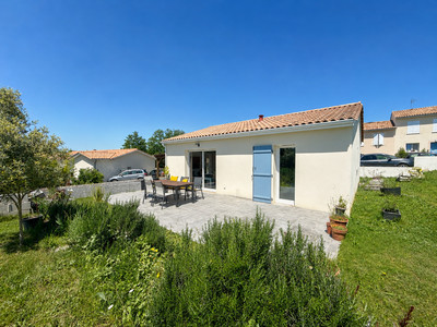 French property for sale in Bourg, Gironde - €195,500 - photo 1