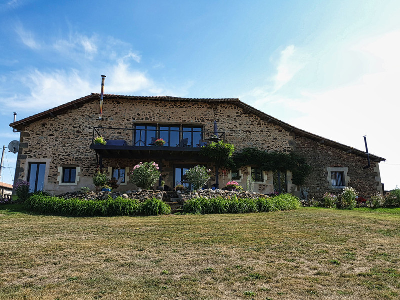 French property for sale in Confolens, Charente - €449,400 - photo 2