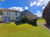Maison à vendre à Ventouse, Charente - 299 600 € - photo 2