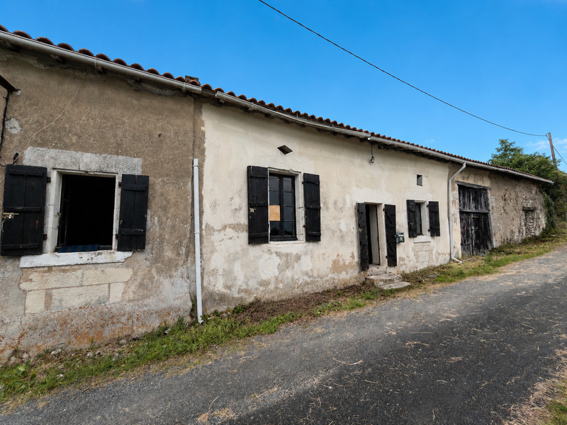 French property for sale in Chalais, Charente - €71,600 - photo 0